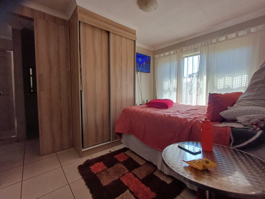 3 Bedroom Property for Sale in Ellaton North West